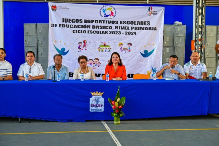 ACUDE GLADIOLA SOTO SOTO COMO INVITADA ESPECIAL A JUEGOS DEPORTIVOS ESCOLARES DE NIVEL PRIMARIA