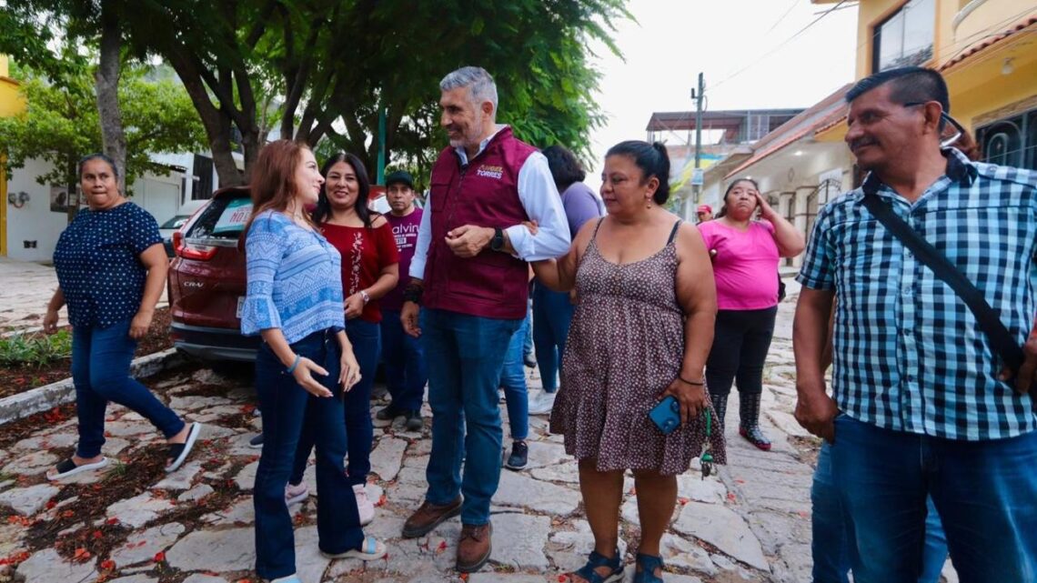 Tuxtla tendrá calles y espacios públicos dignos, asegura Angel Torres desde la colonia Vida Mejor