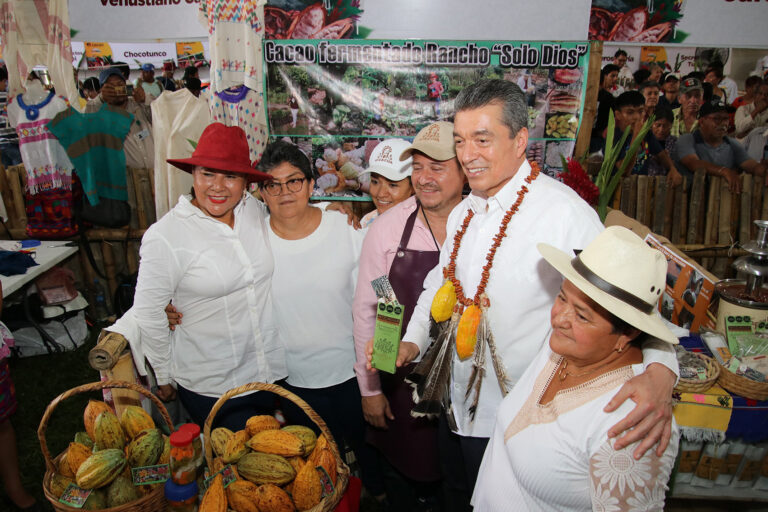 Anuncia Rutilio Escandón decreto para que festivales del cacao, café y mango ataulfo se realicen cada año