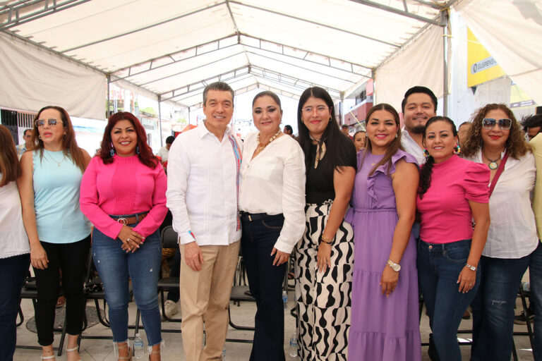 Inaugura Rutilio Escandón la pavimentación con concreto hidráulico de la calle 8ª Oriente, de Tapachula