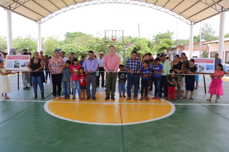 Entrega de Domo en Ejido Esfuerzo Campesino por Mariano Rosales