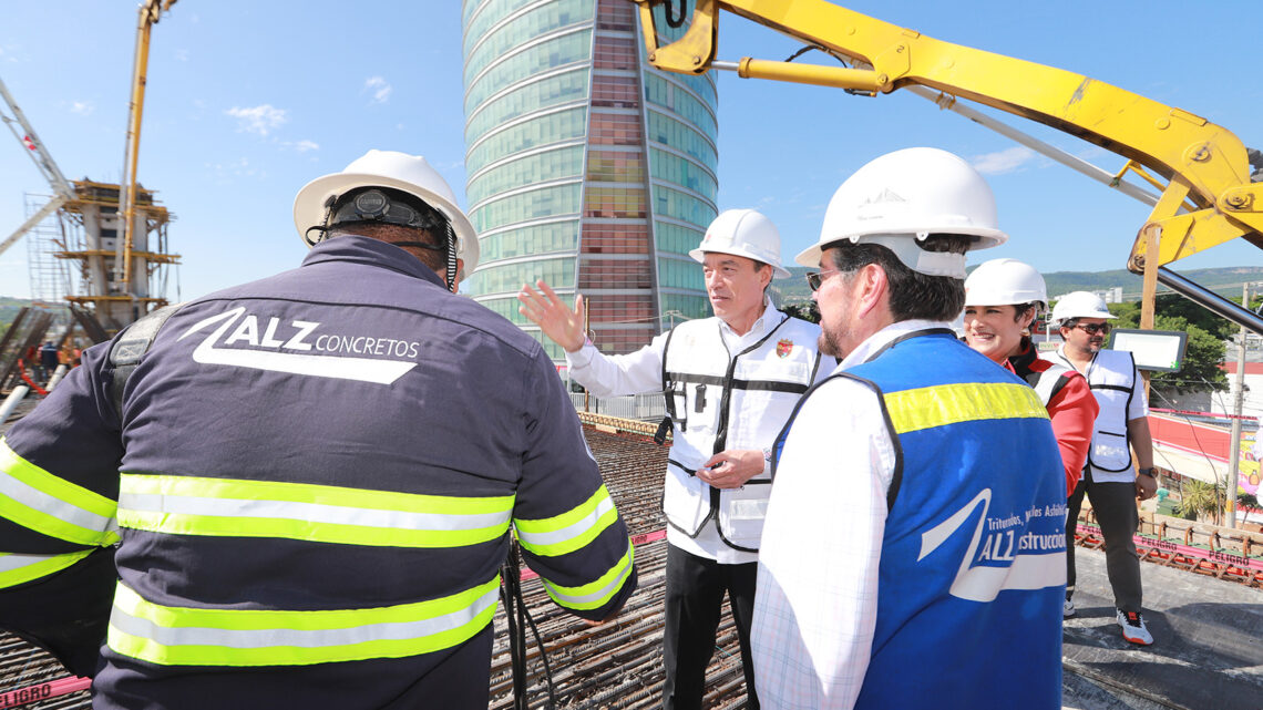 Rutilio Escandón constata avances del 95 % en la construcción del paso a desnivel de la Torre Chiapas