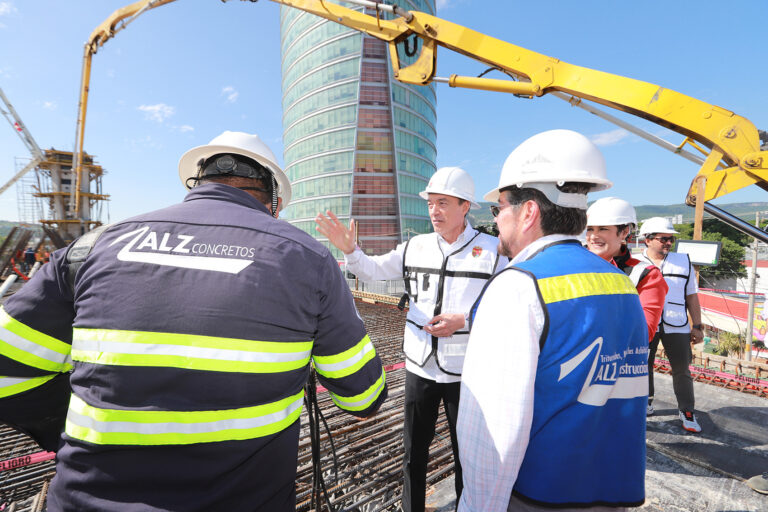 Rutilio Escandón constata avances del 95 % en la construcción del paso a desnivel de la Torre Chiapas