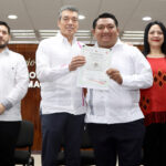 Entrega Rutilio Escandón constancias del curso “Formación en Cultura Política” a 977 jóvenes de Chiapas