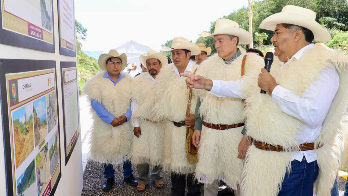 Inaugura Rutilio Escandón construcción del camino Yaalvacash – Entronque Carretero Yutniontic, en Chamula