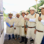 Inaugura Rutilio Escandón construcción del camino Yaalvacash – Entronque Carretero Yutniontic, en Chamula