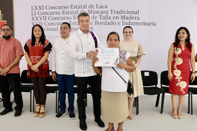 En Chiapa de Corzo, Rutilio Escandón encabeza premiación de concursos estatales de artesanías tradicionales