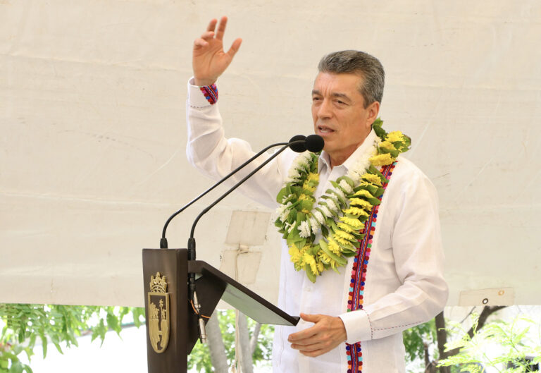 Rutilio Escandón hace justicia social a colonos de La Condesa, en TGZ; inaugura pavimentación de calles