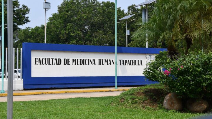 Acreditan calidad académica de la Licenciatura en Médico Cirujano que imparte la UNACH en Tapachula