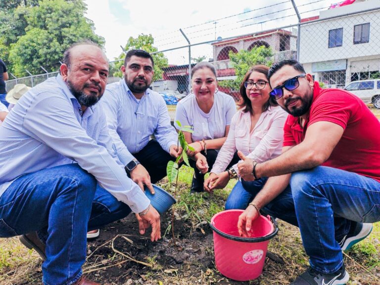 AYUNTAMIENTO DE TAPACHULA CONMEMORA DIA MUNDIAL DEL ÁRBOL “REFORESTANDO EL PAR VIAL”.