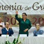 ASISTE GLADIOLA SOTO COMO INVITADA A CLAUSURA DE CURSO ESCOLAR DE PREPARATORIA NÚMERO 2 EN TAPACHULA