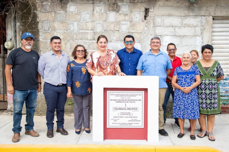 INAUGURA GLADIOLA SOTO SOTO REHABILITACIÓN DE PAVIMENTACIÓN HIDRÁULICA DE CALLES EN COLONIA EL PACIFICO