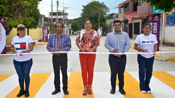 INAUGURA ALCALDESA DE TAPACHULA GLADIOLA SOTO SOTO, PAVIMENTACIÓN DE CALLES EN COLONIA SAN SEBASTIÁN