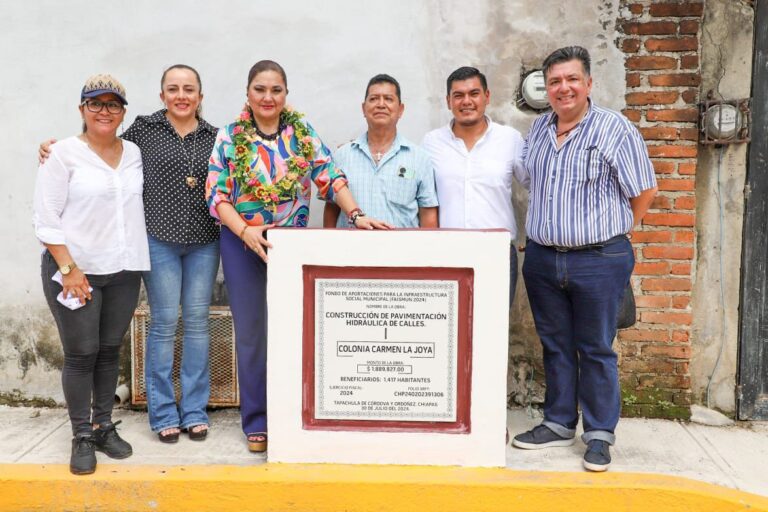 INAUGURA AYUNTAMIENTO DE TAPACHULA PAVIMENTACIÓN DE CALLES EN COLONIA CARMEN LA JOYA