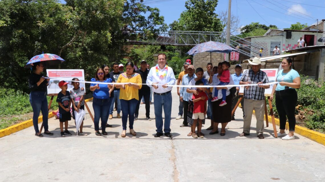 Mariano Rosales continúa inaugurando obras en Villaflores