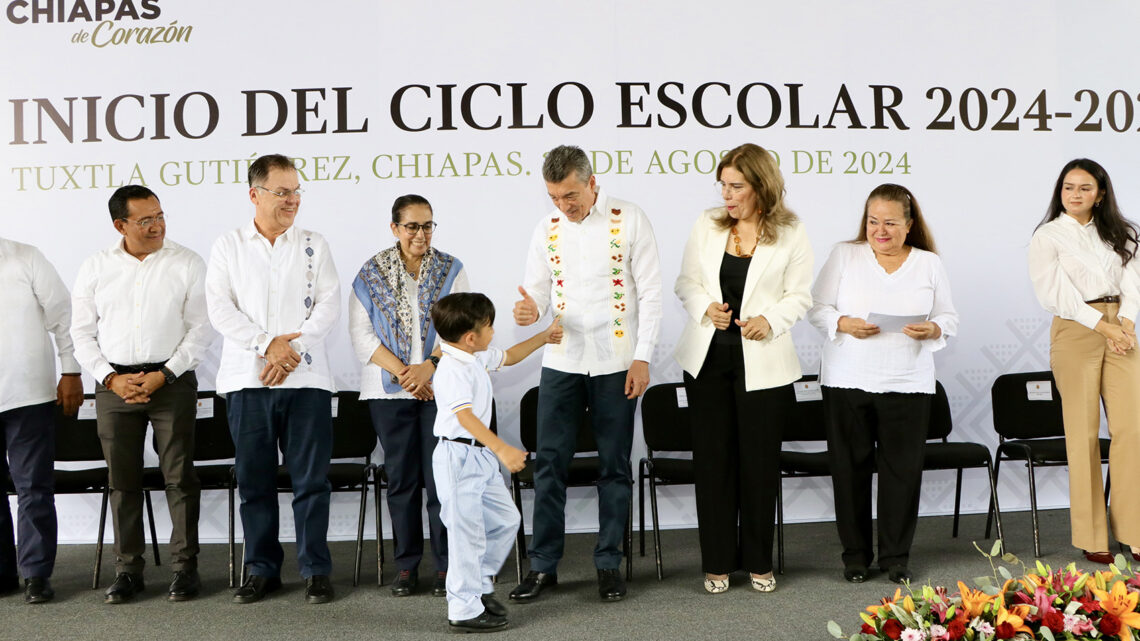 Rutilio Escandón pone en marcha Ciclo Escolar 2024-2025; inician clases más de un millón 871 mil 500 estudiantes