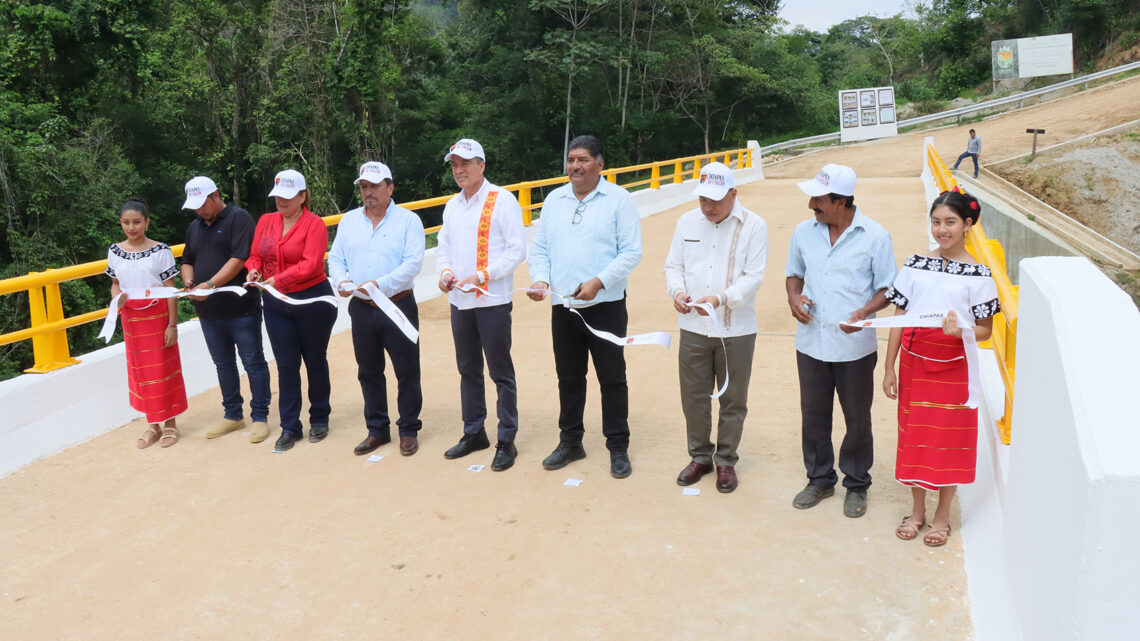 Con infraestructura carretera, deportiva y de salud, Rutilio Escandón beneficia a Tecpatán