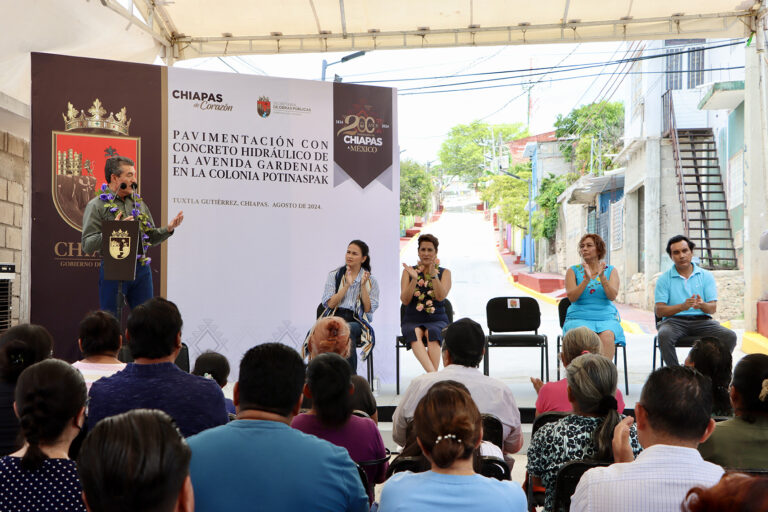 Rutilio Escandón inaugura pavimentación en la colonia Potinaspak, de Tuxtla Gutiérrez