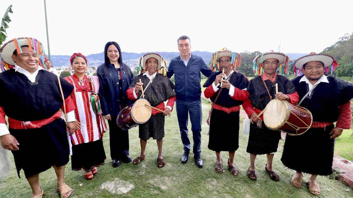 En San Cristóbal, Rutilio Escandón conmemora el Día Internacional de los Pueblos Indígenas