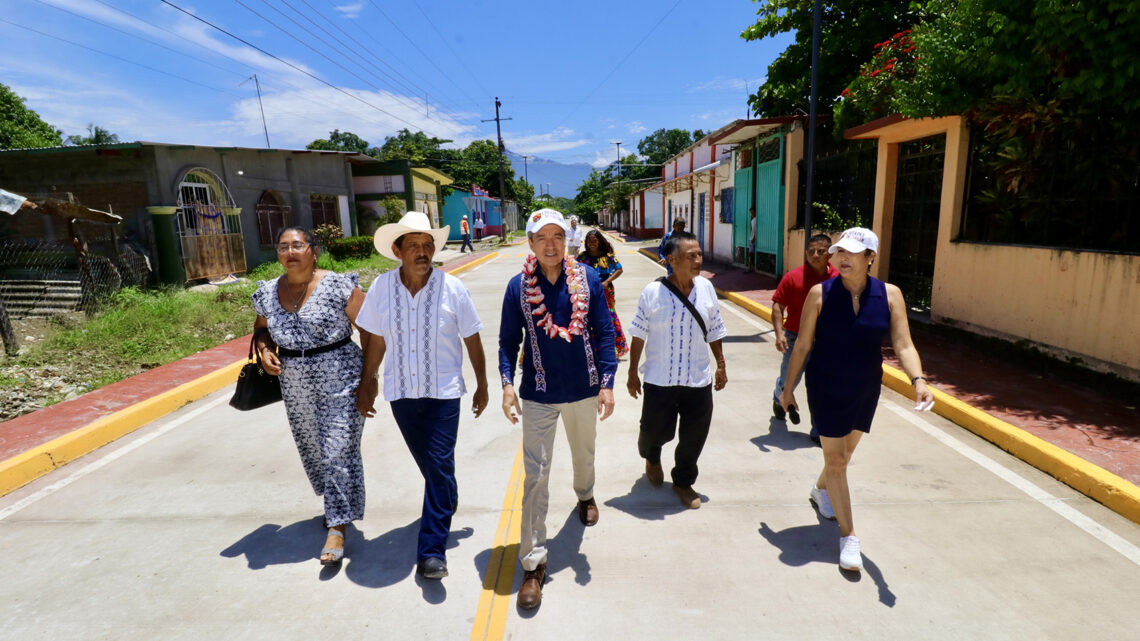 En Pijijiapan, Rutilio Escandón inaugura mejoramiento integral de calles en localidad Joaquín Miguel Gutiérrez