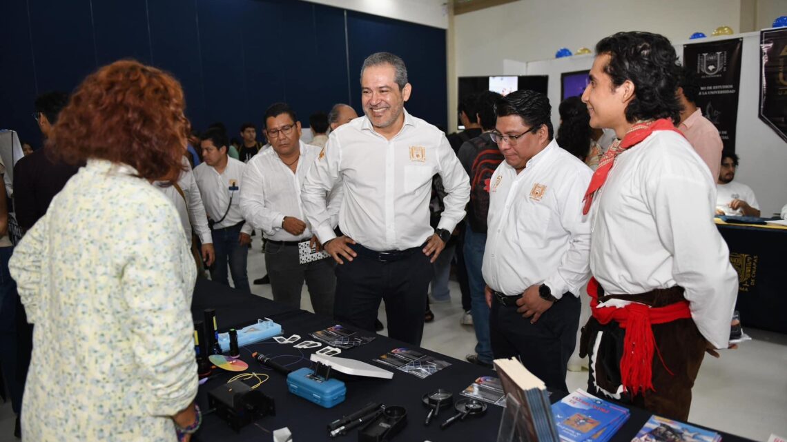 Reconocen a deportistas y entrenadores de la UNACH que participaron en distintas ediciones de la Universiada Nacional e Internacional