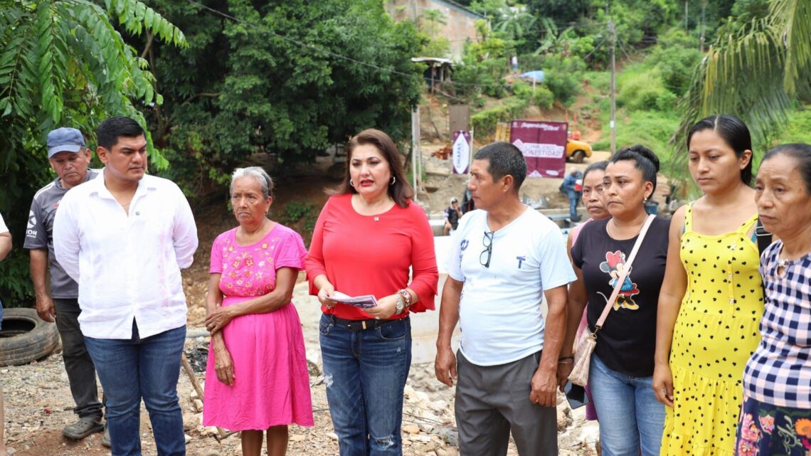 SUPERVISA ALCALDESA DE TAPACHULA CONSTRUCCIÓN DE PUENTE VEHICULAR EN COLONIA LUMIJÁ