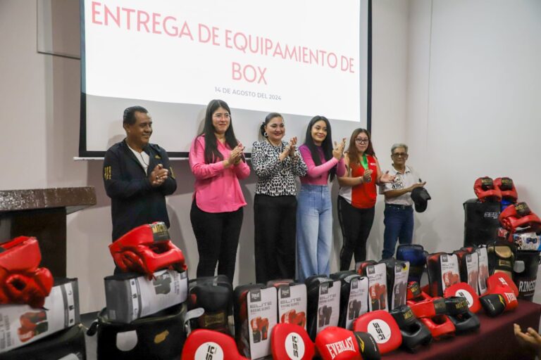 AYUNTAMIENTO DE TAPACHULA ENTREGÓ EQUIPO PARA LA PRÁCTICA DEL BOX