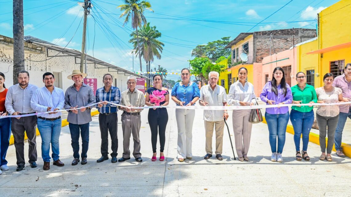 AYUNTAMIENTO DE TAPACHULA INAUGURA REHABILITACIÓN DE PAVIMENTACIÓN HIDRÁULICA EN COLONIA SAN SEBASTIÁN