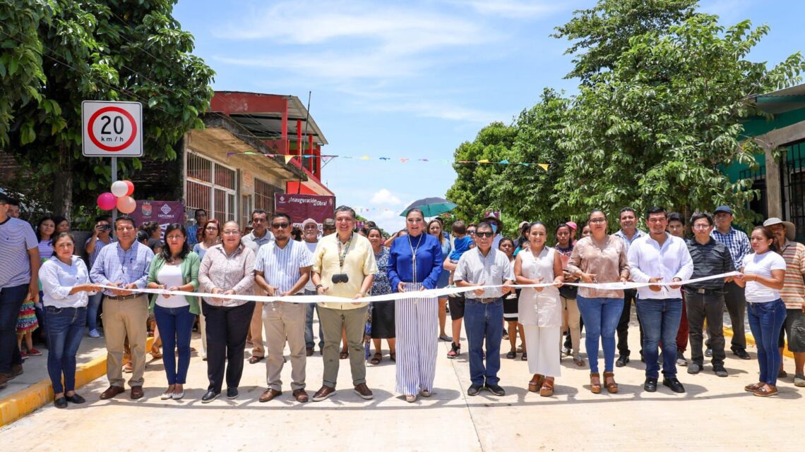 INAUGURA AYUNTAMIENTO DE TAPACHULA PAVIMENTACIÓN HIDRÁULICA EN COLONIA 12 DE OCTUBRE