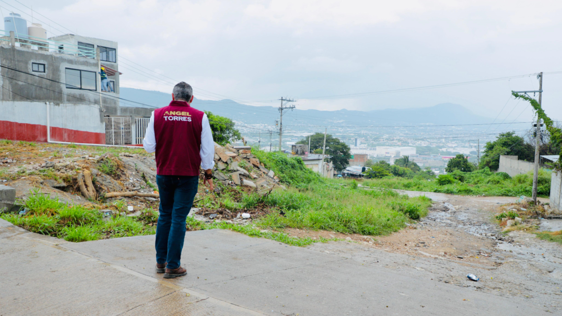 Visita Ángel Torres la colonia Dr. Gabriel Gutiérrez Zepeda