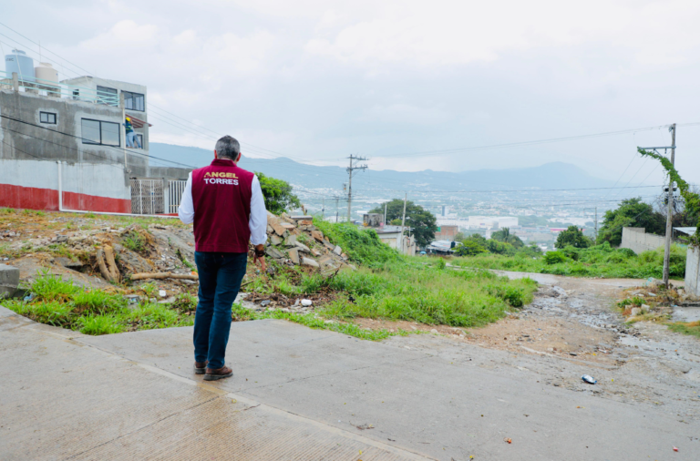 Visita Ángel Torres la colonia Dr. Gabriel Gutiérrez Zepeda