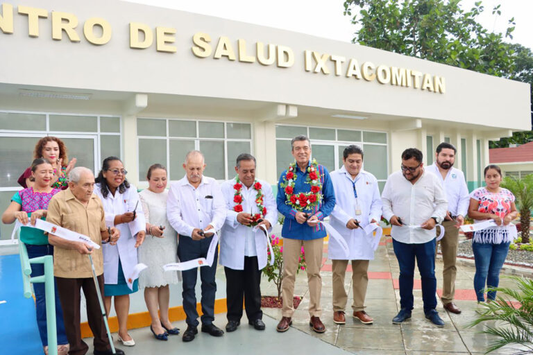 Rutilio Escandón hace justicia social a habitantes de Ixtacomitán con reconversión del Centro de Salud