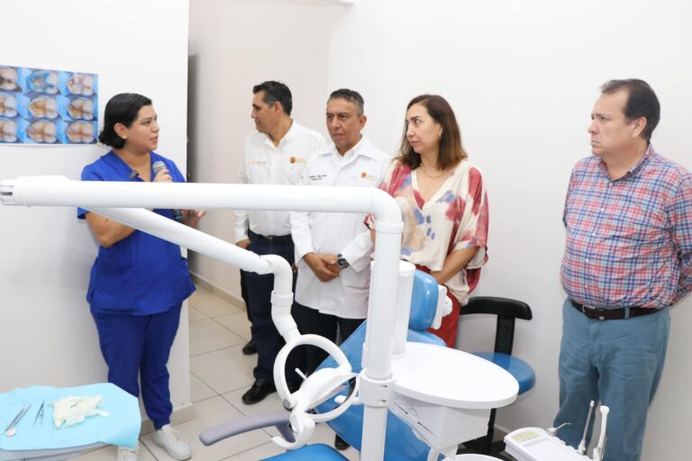 Alcalde Mariano Rosales y Margarita Sarmiento Inauguran Unidad Médica Dental en Villaflores