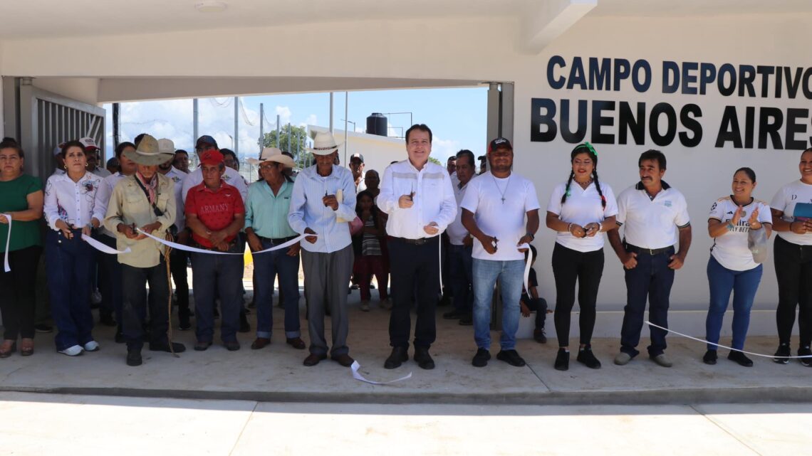 Mariano Rosales inaugura Deportivo y cancha de fútbol con pasto sintético en Chanona