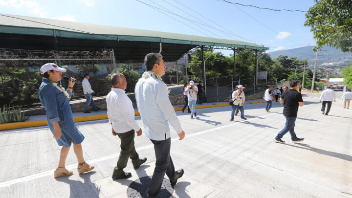 Inaugura Rutilio Escandón vialidades en la colonia Arroyo Blanco, de Tuxtla Gutiérrez