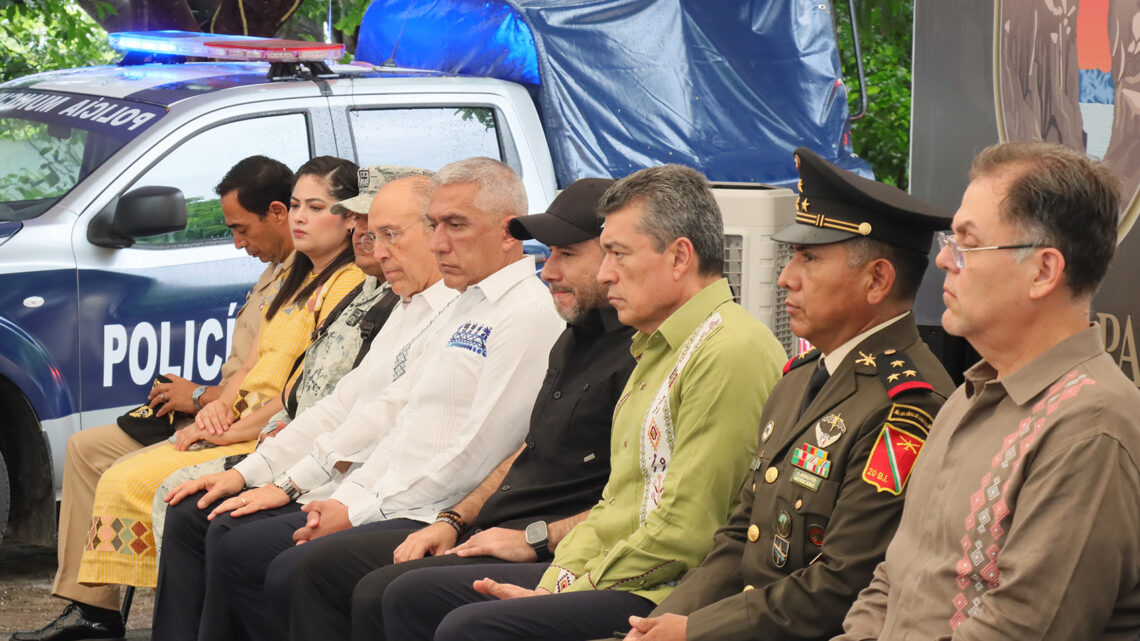 Encabeza Rutilio Escandón entrega de equipamiento a instituciones de seguridad pública municipal