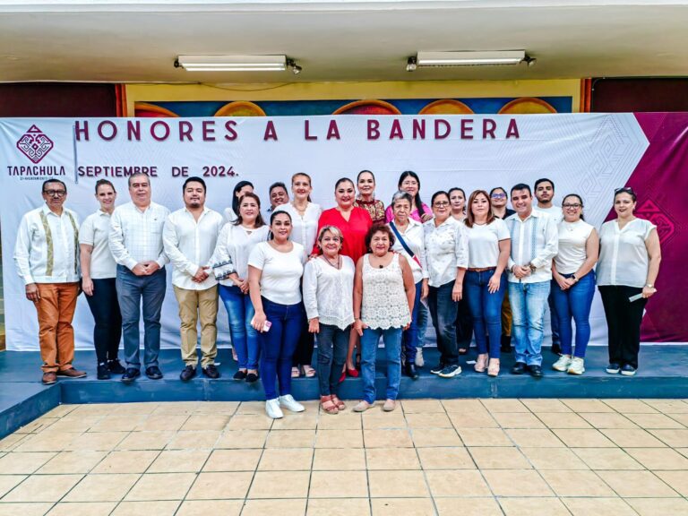 AYUNTAMIENTO DE TAPACHULA REALIZA CEREMONIA CÍVICA