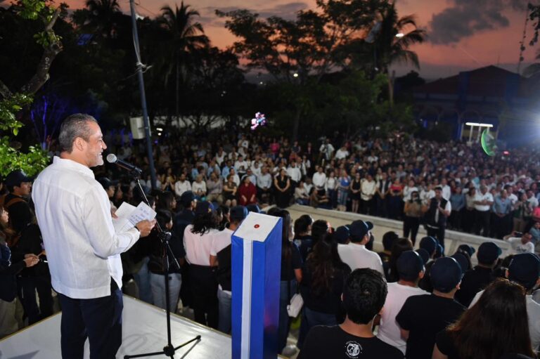 Celebra UNACH 50 años de su fundación