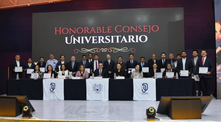 Reconoce UNACH a los integrantes del primer Consejo Universitario en el marco de su 50 aniversario