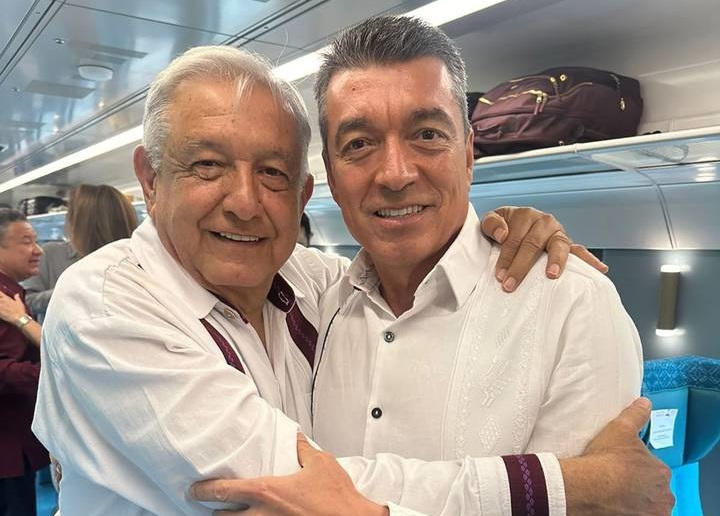 Rutilio Escandón acompaña a AMLO y Claudia Sheinbaum en viaje inaugural del Tren P’atal