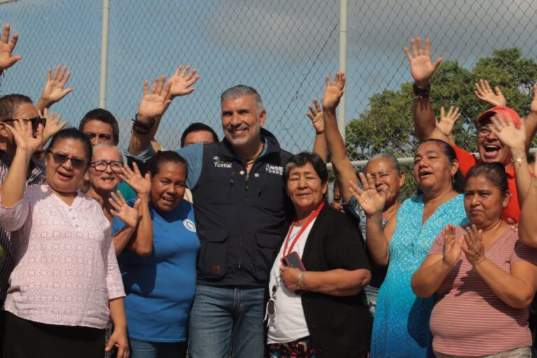 Encabeza Angel Torres rehabilitación del parque de la colonia Buenavista