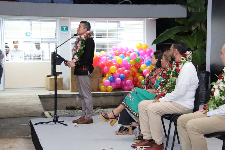 Rutilio Escandón entrega edificios de la Escuela Superior de Trabajo Social, en Tuxtla Chico