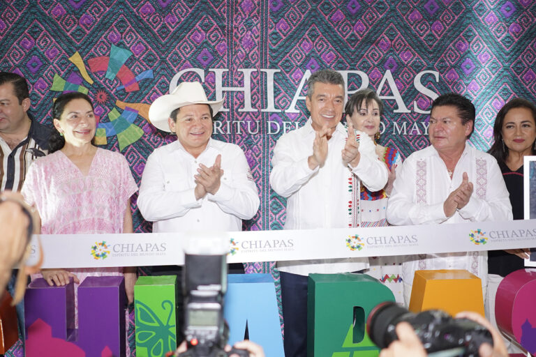 Acompaña Rutilio Escandón a Joaquín Díaz Mena en la inauguración de la Feria Internacional de Yucatán Xmatkuil 2024