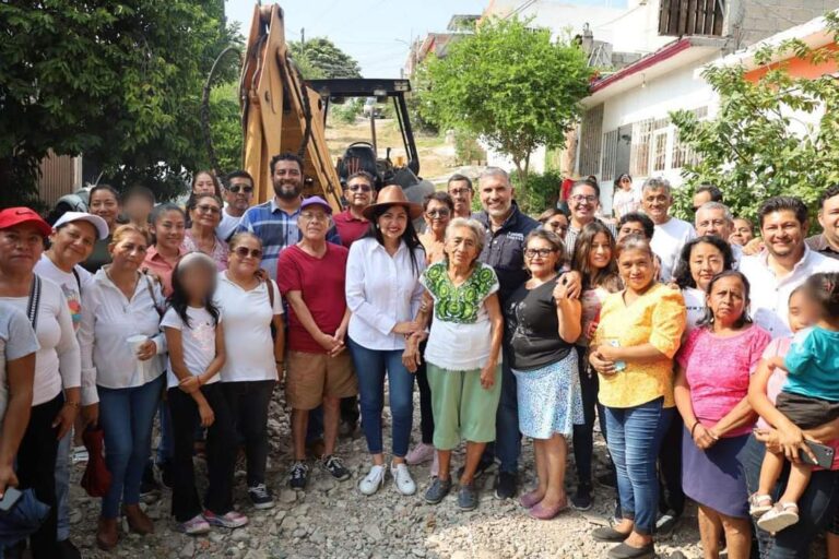 Arranca Ángel Torres trabajos de pavimentación en San Pedro Progresivo