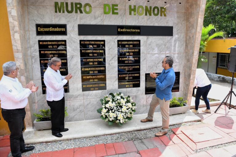 Reconocen a distinguidos unachenses de la Facultad de Medicina Veterinaria y Zootecnia