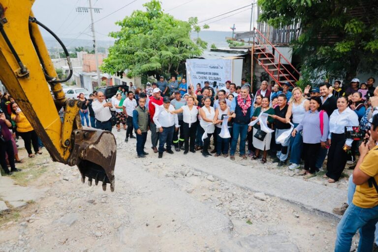 Arranca Angel Torres trabajos de pavimentación en Chiapas Solidario