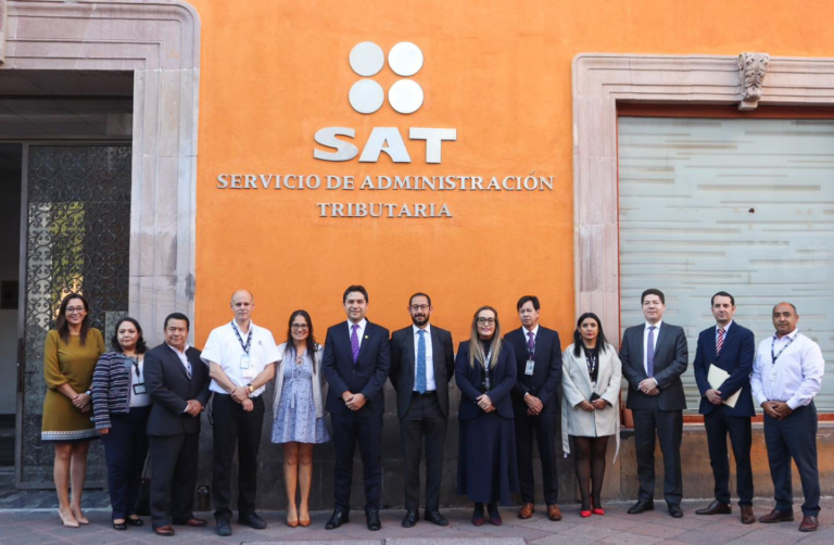 El titular del SAT, Antonio Martínez Dagnino, encabezó una reunión de trabajo en la oficina desconcentrada de Querétaro, con la participación de las y los administradores generales y desconcentrados locales