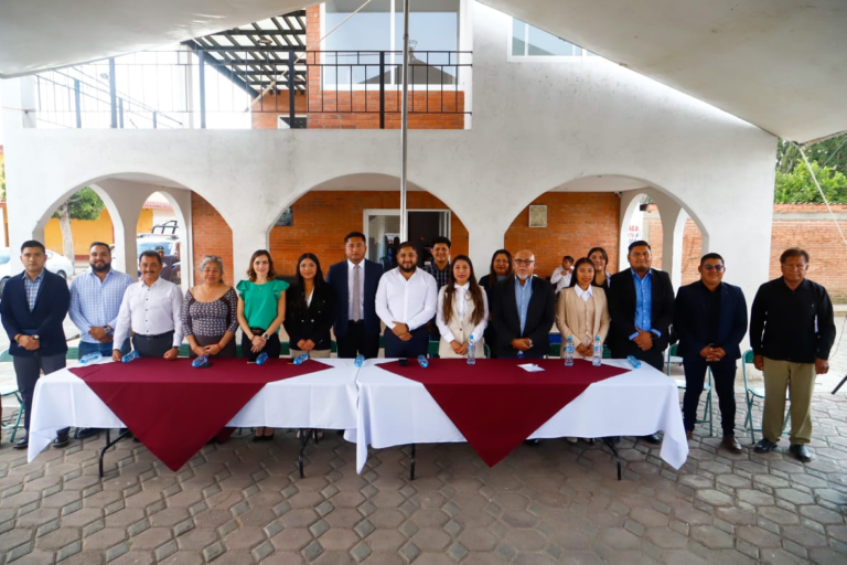 Moisés Almonte Huitzil toma protesta como edil de San Diego Cuachayotla en San Pedro Cholula