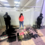 Policía de Ecatepec asegura arsenal y detiene a una mujer en Fuentes de Aragón