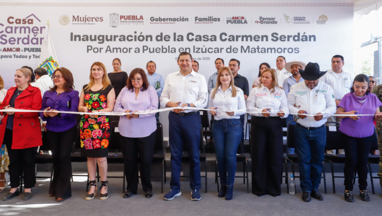 Armenta inaugura la 3a. de 15 Casas Carmen Serdán a favor de las mujeres.